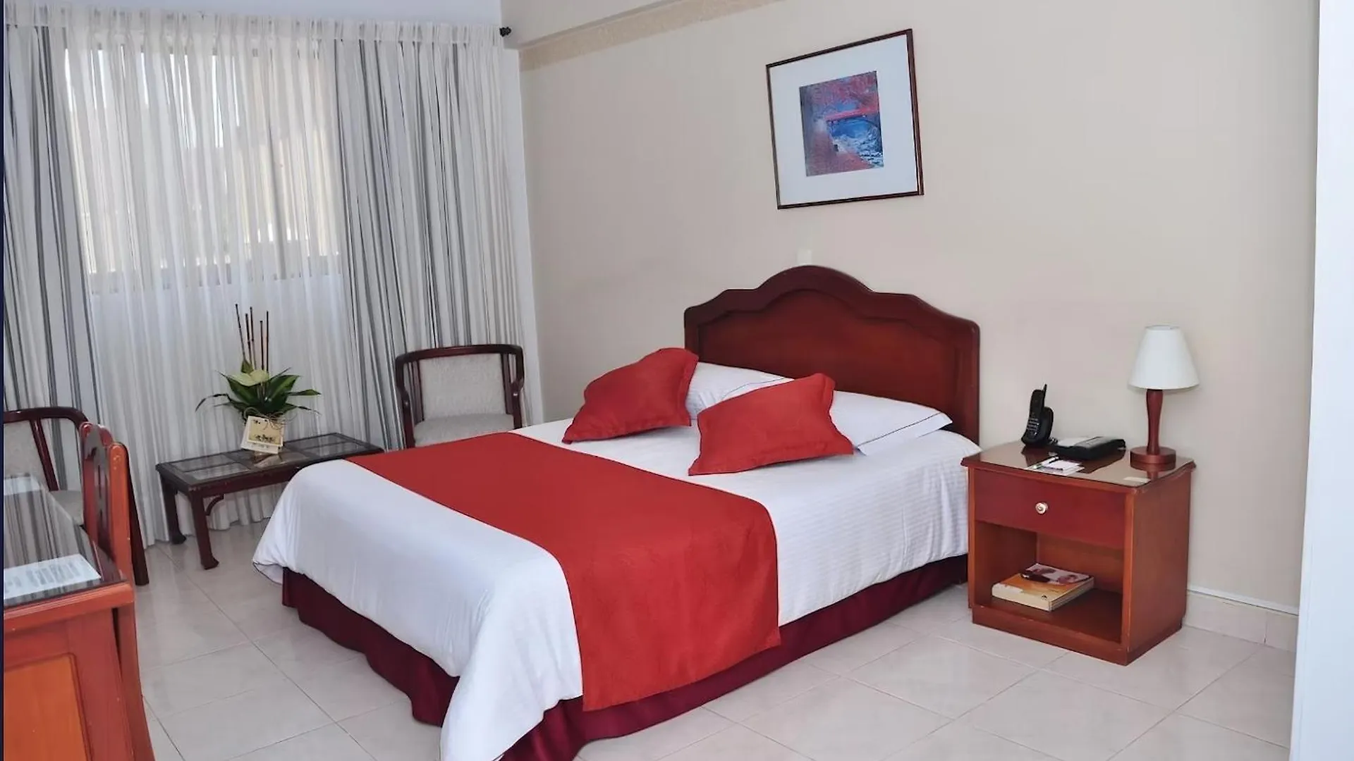 ***  Hotel Laureles 70 Medellin Colombia